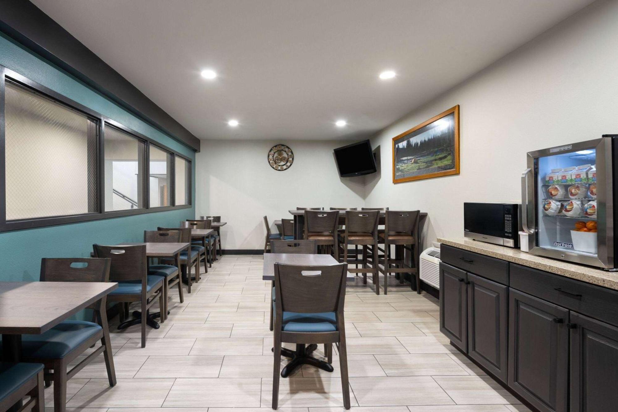 Super 8 By Wyndham Columbus Exterior foto