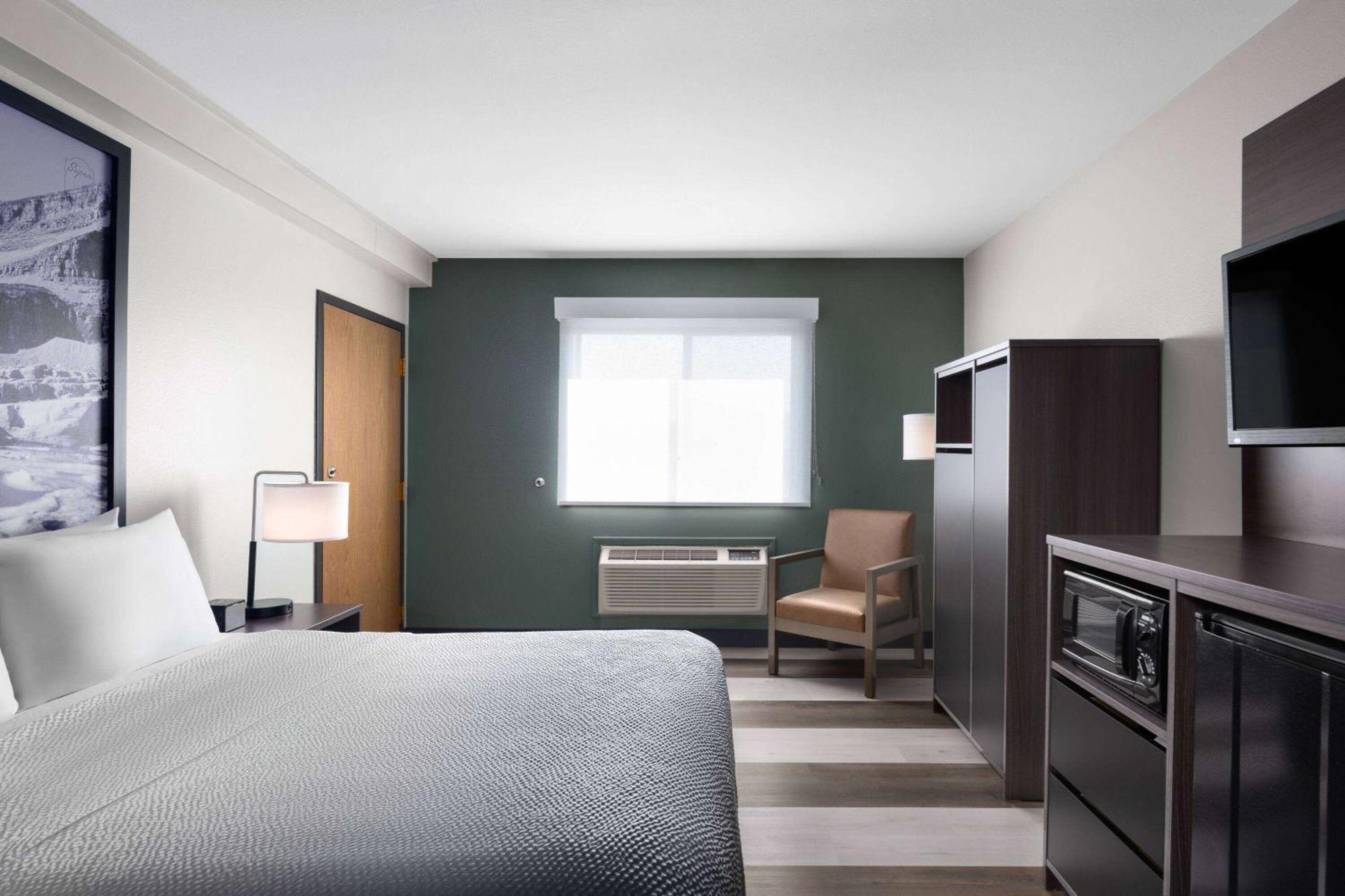 Super 8 By Wyndham Columbus Exterior foto
