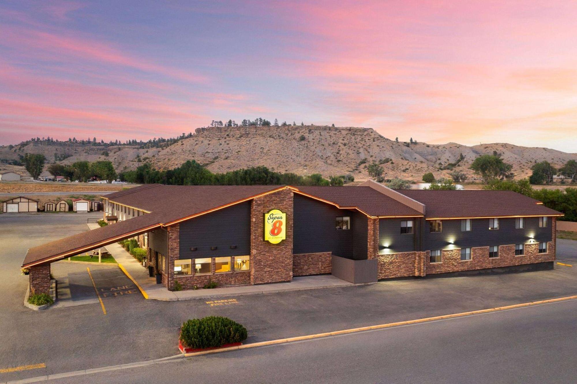 Super 8 By Wyndham Columbus Exterior foto